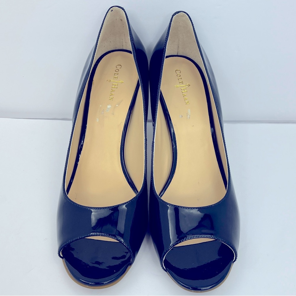 COLE HAAN NIKE AIR NAVY PATENT LEATHER PEEP TOE HEELS, WOODRN HEELS SIZE 9.5B,